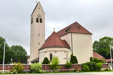 Aschheim: Pfarrkirche Kirchenweg 1